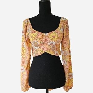 MADDEN‎ NYC Women's Size XS Cropped  Floral Long Sleeve Blouse